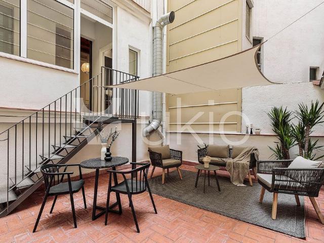 Piso en alquiler en calle De Lepant, Barcelona, de 99 m² 3 habitaciones por 3.300