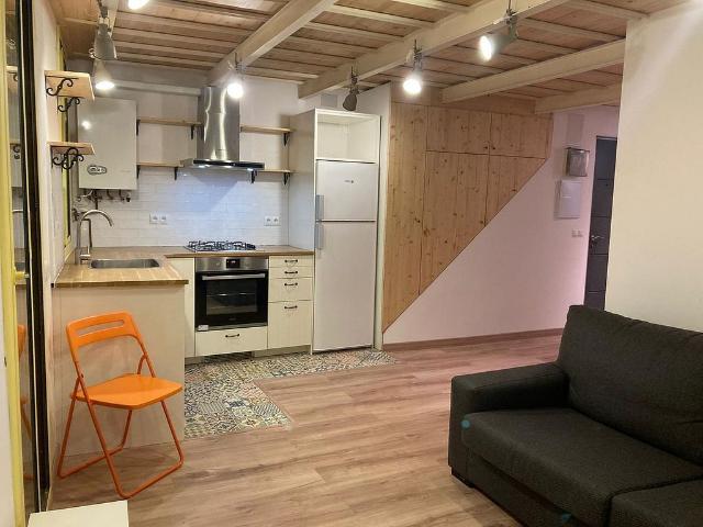 Piso en alquiler en calle De Lluís Vives, Barcelona, de 62 m² 1 habitación por 1.300