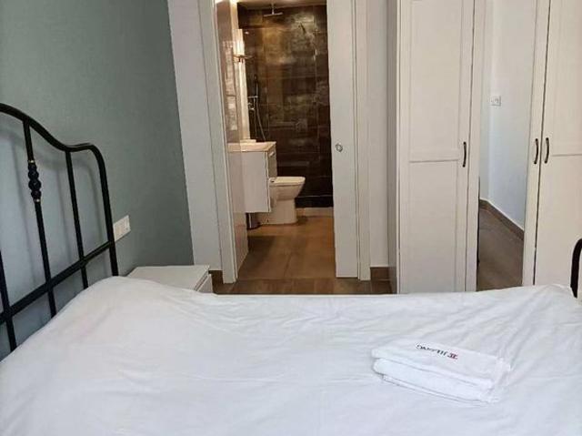Piso en alquiler en calle De Los Castillejos, Barcelona, de 100 m² 4 habitaciones por 2.200