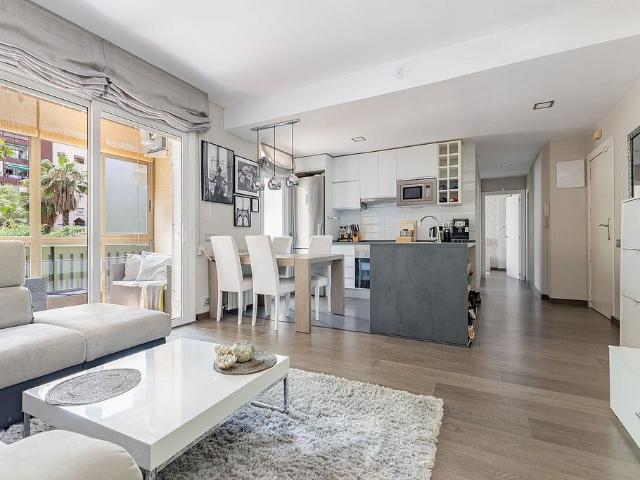 Piso en alquiler en calle De Los Castillejos, Barcelona, de 60 m² 2 habitaciones por 1.077