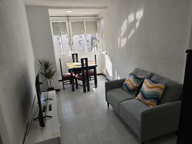 Piso en alquiler en calle De Los Castillejos, Barcelona, de 65 m² 2 habitaciones por 1.950