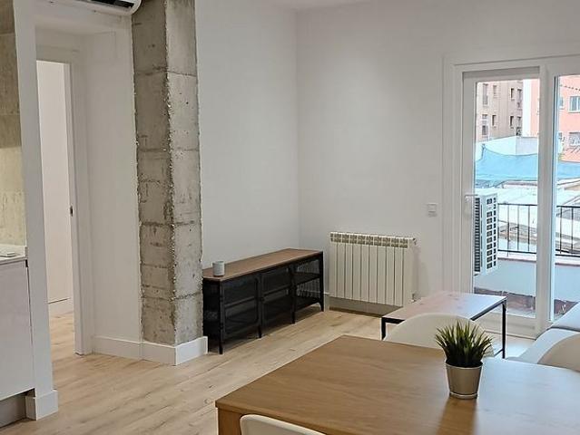 Piso en alquiler en calle De Los Castillejos, Barcelona, de 75 m² 3 habitaciones por 1.835