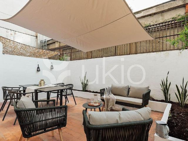 Piso en alquiler en calle De Los Castillejos, Barcelona, de 82 m² 2 habitaciones por 2.445