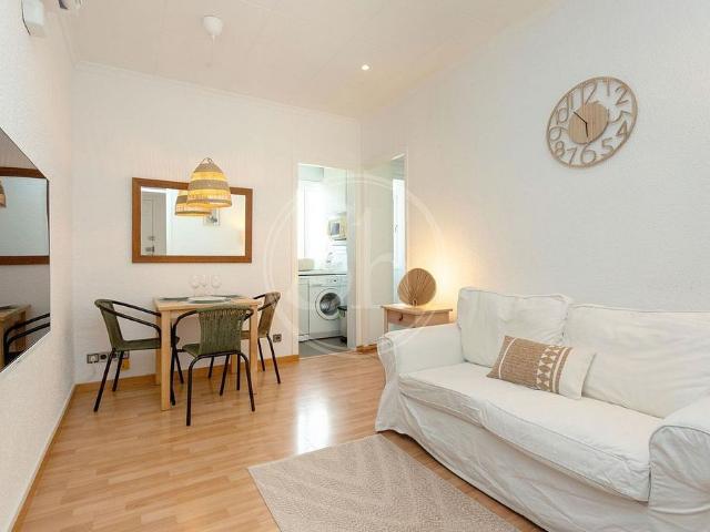 Piso en alquiler en calle De Lope de Vega, Barcelona, de 54 m² 2 habitaciones por 1.525