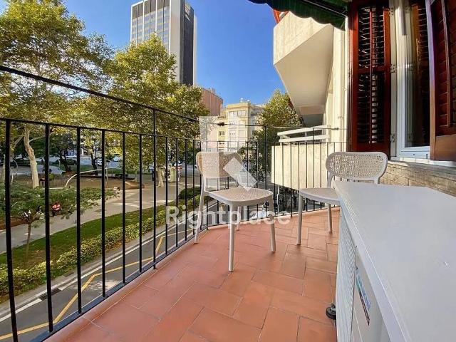 Piso en alquiler en calle De Loreto, Barcelona, de 85 m² 2 habitaciones por 1.343