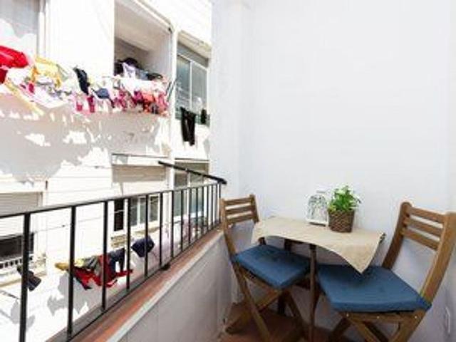 Piso en alquiler en calle De Pujós, Hospitalet de Llobregat, L´, de 48 m² 2 habitaciones por 1.300