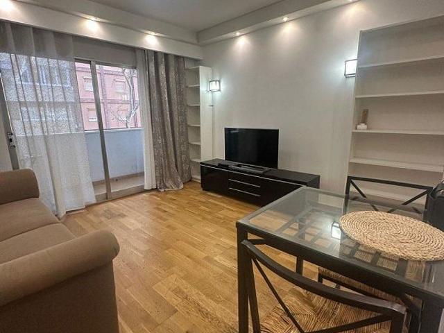 Piso en alquiler en calle De Pujades, Barcelona, de 65 m² 3 habitaciones por 1.600