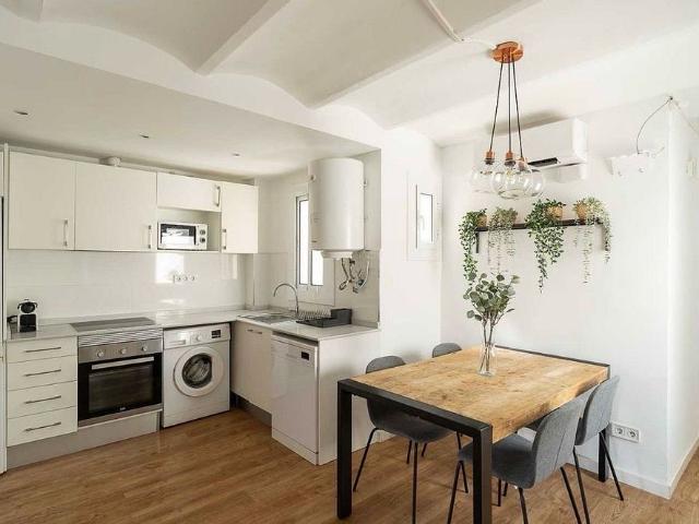 Piso en alquiler en calle De Padilla, Barcelona, de 50 m² 2 habitaciones por 2.000