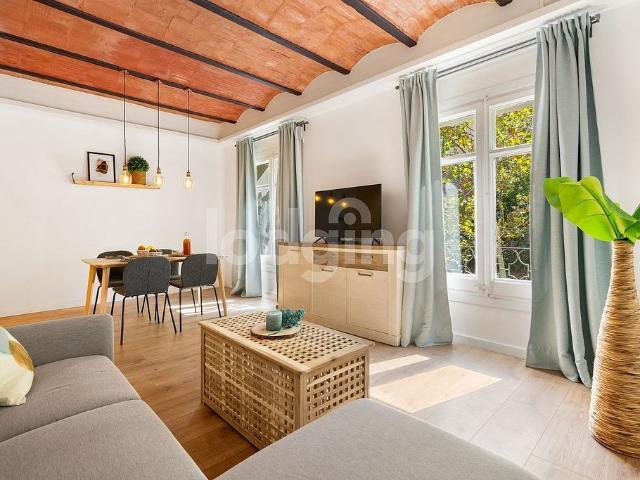 Piso en alquiler en calle De Padilla, Barcelona, de 80 m² 3 habitaciones por 2.750