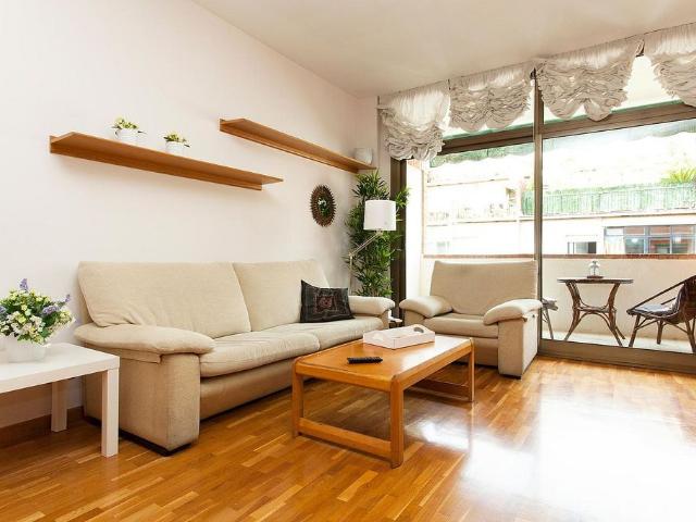 Piso en alquiler en calle De Padilla, Barcelona, de 90 m² 2 habitaciones por 1.650