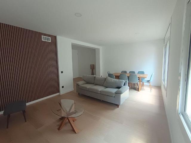 Piso en alquiler en calle De Pàdua, Barcelona, de 134 m² 3 habitaciones por 1.750