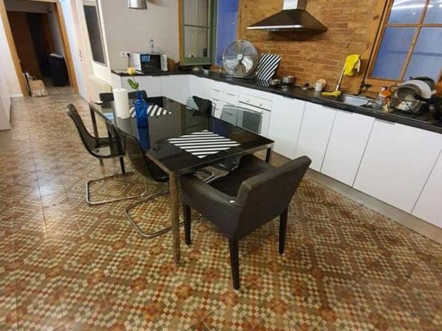 Piso en alquiler en calle De París, Barcelona, de 85 m² 4 habitaciones por 1.700