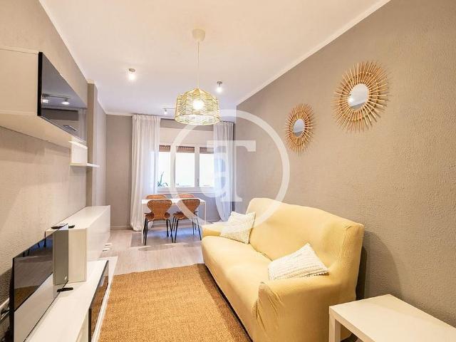Piso en alquiler en calle De Pavia, Barcelona, de 62 m² 2 habitaciones por 1.090