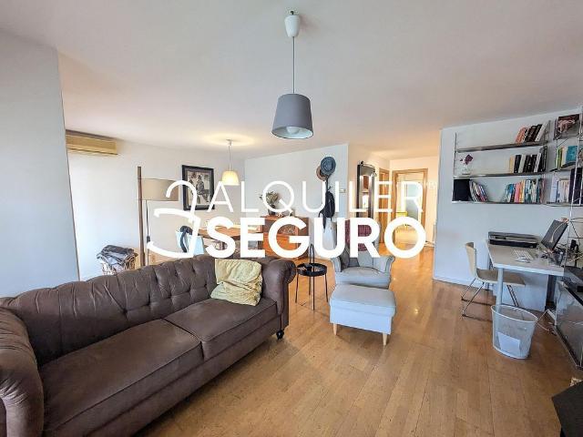 Piso en alquiler en calle De Pere Serra, Sant Cugat del Vallès, de 100 m² 3 habitaciones por 1.950