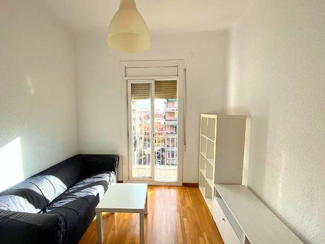 Piso en alquiler en calle De Pi i Margall, Barcelona, de 45 m² 2 habitaciones por 1.200