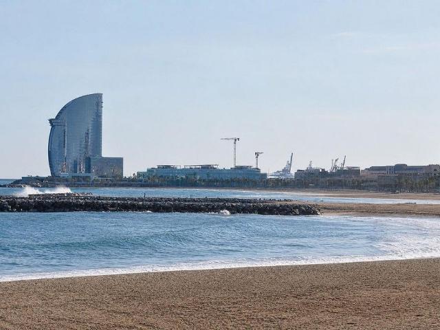 Piso en alquiler en calle De Pizarro, Barcelona, de 65 m² 2 habitaciones por 1.143