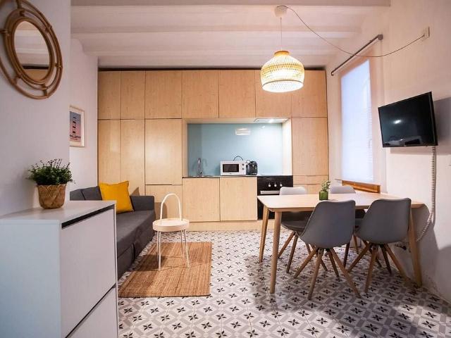 Piso en alquiler en calle De Pontevedra, Barcelona, de 32 m² 1 habitación por 851