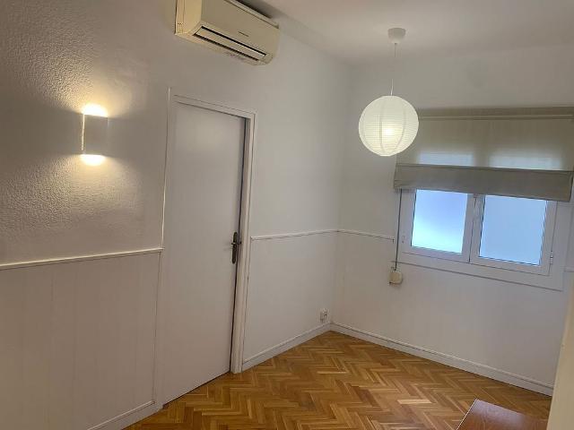 Piso en alquiler en calle De Provença, Barcelona, de 41 m² 2 habitaciones por 902