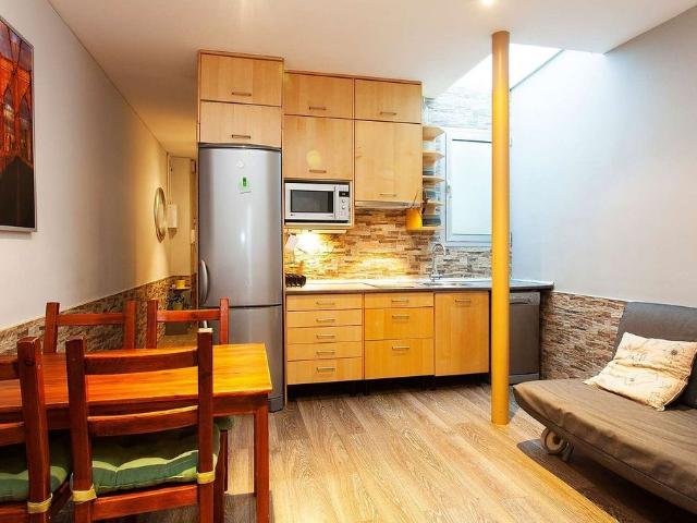 Piso en alquiler en calle De Provença, Barcelona, de 47 m² 2 habitaciones por 1.195