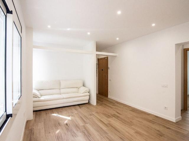 Piso en alquiler en calle De Provençals, Barcelona, de 66 m² 2 habitaciones por 1.264