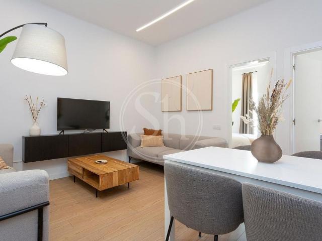 Piso en alquiler en calle De Roger de Flor, Barcelona, de 66 m² 3 habitaciones por 2.195