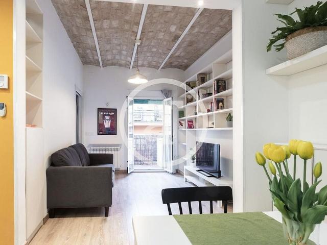 Piso en alquiler en calle De Rosalia de Castro, Barcelona, de 50 m² 1 habitación por 1.475