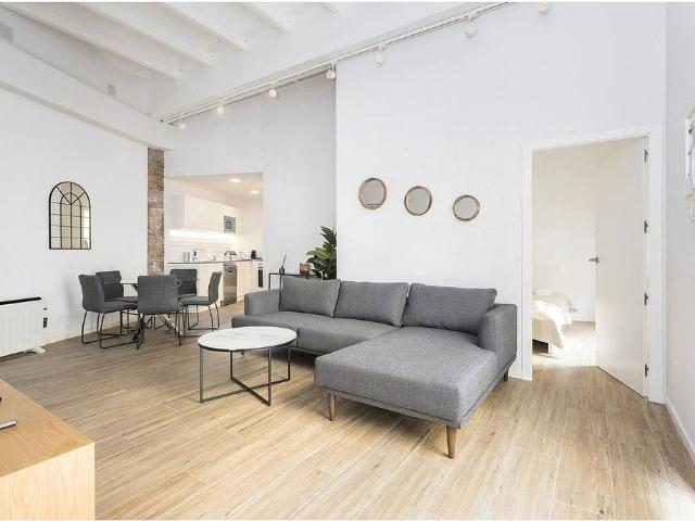 Piso en alquiler en calle De Suïssa, Barcelona, de 60 m² 2 habitaciones por 1.800
