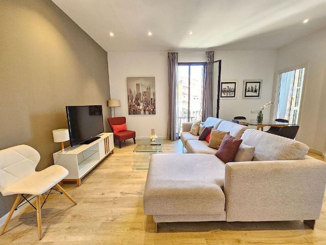 Piso en alquiler en calle De Sant Antoni Maria Claret, Barcelona, de 100 m² 3 habitaciones por 2.300