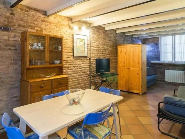Piso en alquiler en calle De Sant Elm, Barcelona, de 38 m² 1 habitación por 1.050
