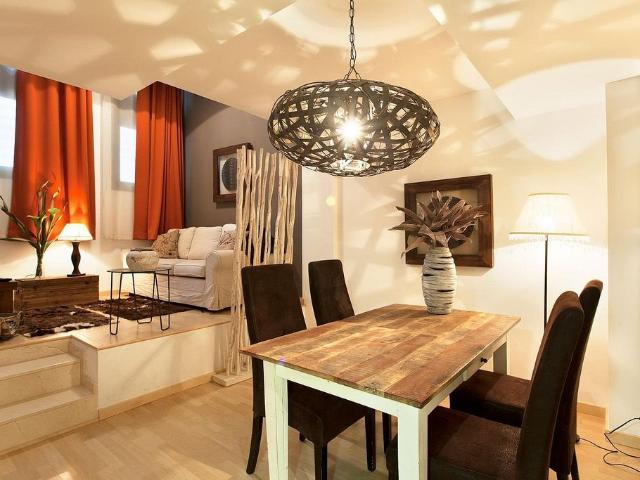Piso en alquiler en calle De Sant Joaquim, Barcelona, de 64 m² 2 habitaciones por 1.495