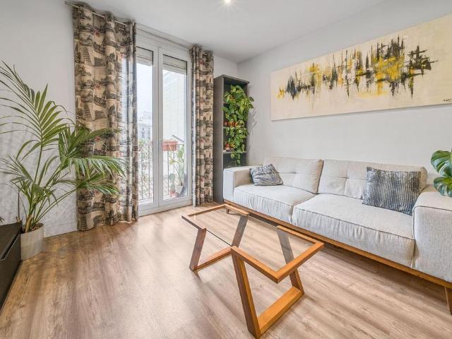 Piso en alquiler en calle De Sant Pacià, Barcelona, de 80 m² 2 habitaciones por 1.600