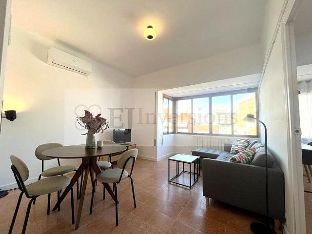 Piso en alquiler en calle De Sant Quintí, Barcelona, de 70 m² 3 habitaciones por 1.600