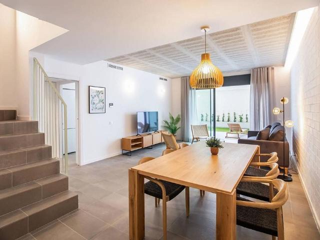 Piso en alquiler en calle De Sant Quintí, Barcelona, de 114 m² 3 habitaciones por 2.445