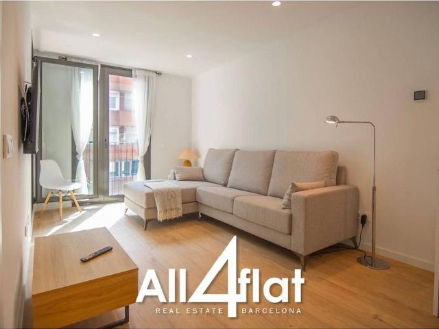 Piso en alquiler en calle De Sardenya, Barcelona, de 73 m² 2 habitaciones por 2.200