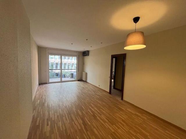 Piso en alquiler en calle De Sardenya, Barcelona, de 85 m² 4 habitaciones por 2.050