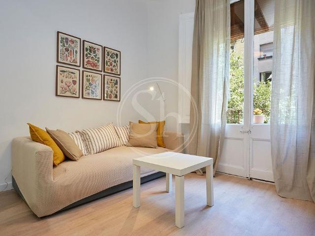 Piso en alquiler en calle De Sepúlveda, Barcelona, de 42 m² 2 habitaciones por 1.300