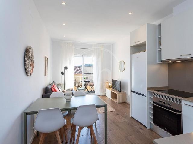 Piso en alquiler en calle De Sostres, Barcelona, de 60 m² 2 habitaciones por 1.450