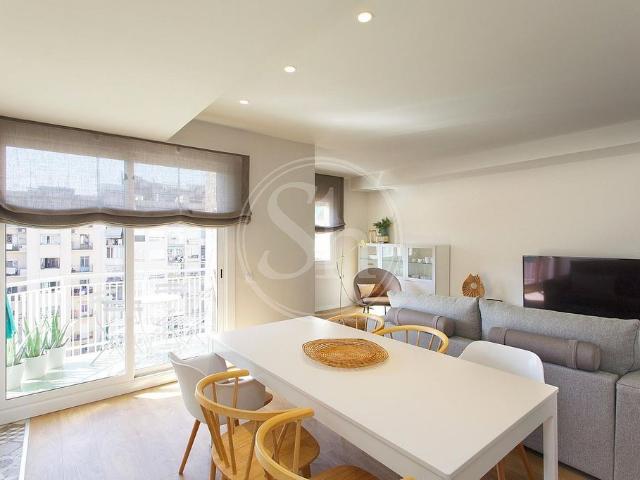 Piso en alquiler en calle De Tamarit, Barcelona, de 85 m² 3 habitaciones por 2.500 €