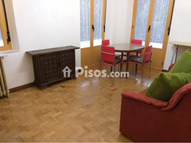 Piso en alquiler en Calle de Toledo