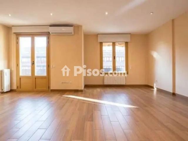 Piso en alquiler en Calle de Trafalgar