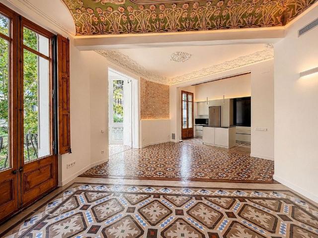Piso en alquiler en calle De Trafalgar, Barcelona, de 150 m² 3 habitaciones por 5.900