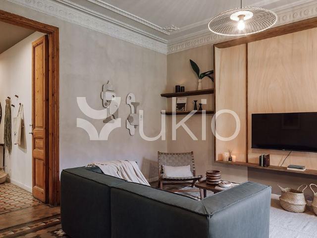 Piso en alquiler en calle De València, Barcelona, de 60 m² 2 habitaciones por 2.080
