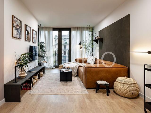 Piso en alquiler en calle De València, Barcelona, de 70 m² 2 habitaciones por 2.215