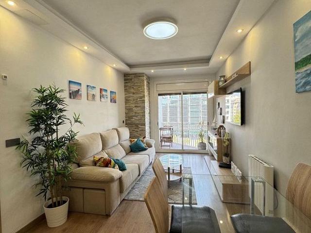 Piso en alquiler en calle De València, Barcelona, de 77 m² 3 habitaciones por 1.950