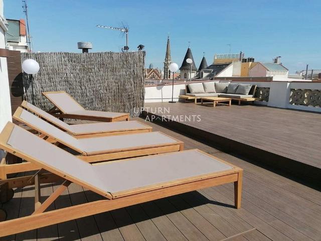 Piso en alquiler en calle De València, Barcelona, de 75 m² 2 habitaciones por 1.990