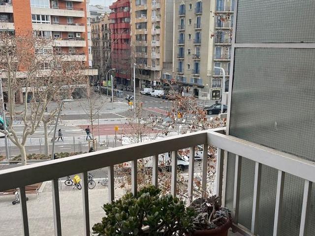 Piso en alquiler en calle De València, Barcelona, de 90 m² 3 habitaciones por 1.700 €