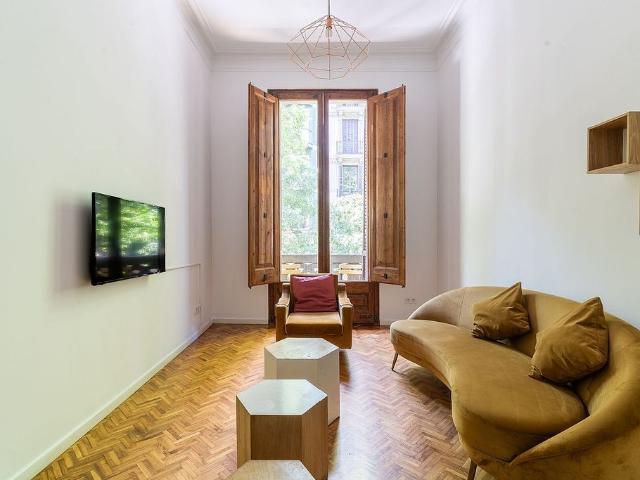 Piso en alquiler en calle De València, Barcelona, de 115 m² 3 habitaciones por 3.200