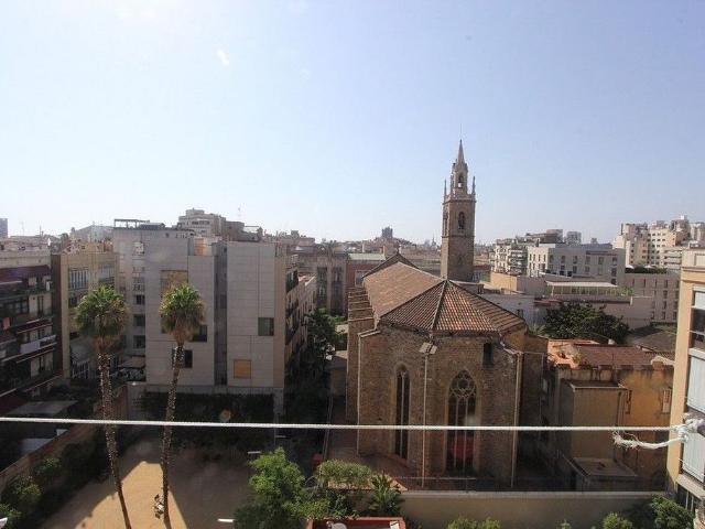 Piso en alquiler en calle De València, Barcelona, de 133 m² 3 habitaciones por 1.901