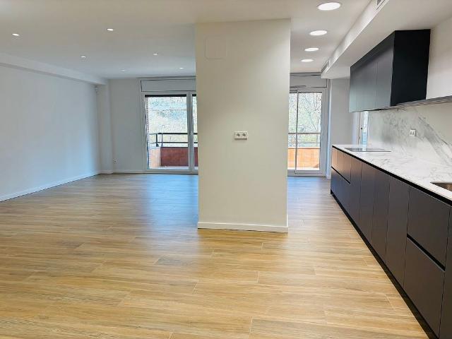 Piso en alquiler en calle De València, Barcelona, de 154 m² 4 habitaciones por 2.500