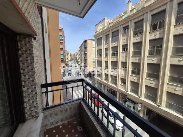 Piso en alquiler en Calle de Valencia